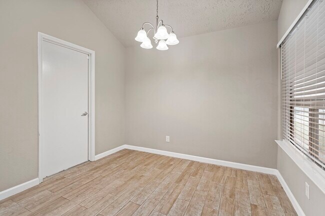 Building Photo - 2502 Planters Row