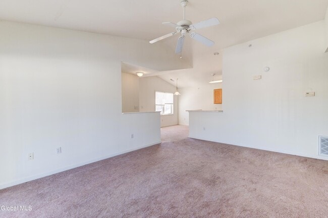 Building Photo - 304 Heritage Way