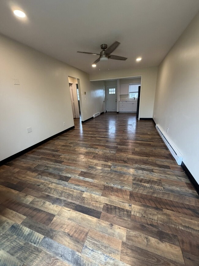 Building Photo - 1828 Newark Rd