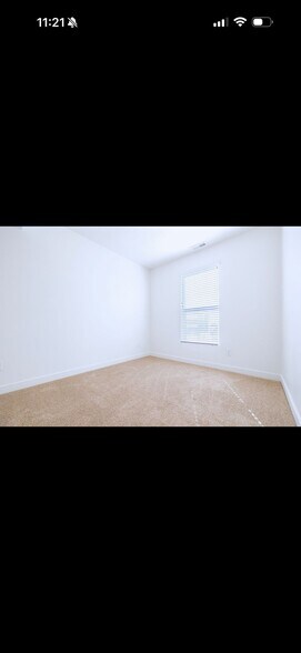 Building Photo - 84 E 200 S