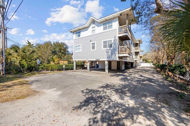 Building Photo - 414 28th Ave N