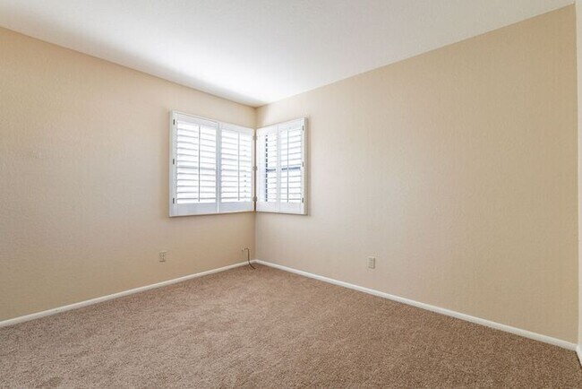 Building Photo - 630 W Cassidy Pl