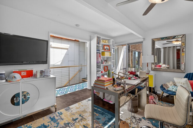 Building Photo - 219 Colton St