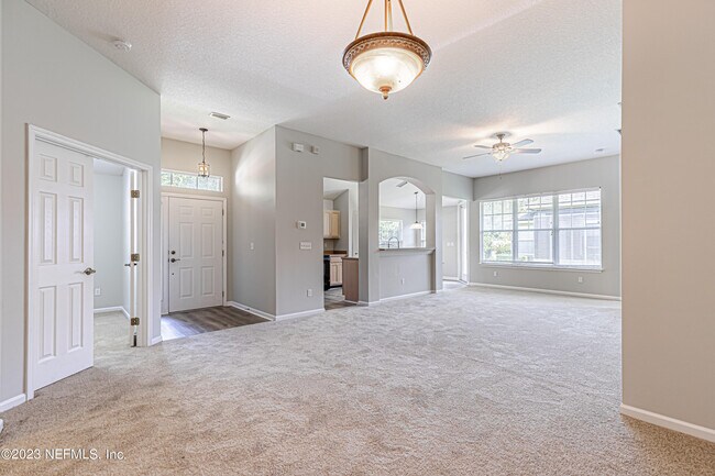 Building Photo - 2141 Stone Creek Dr