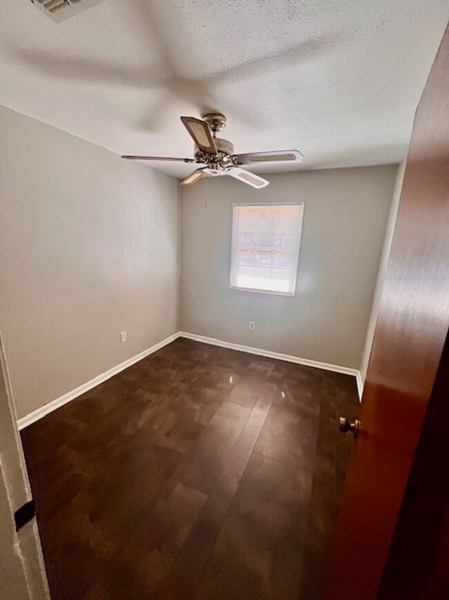 Building Photo - Gulfport 3 Bedroom