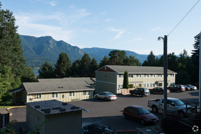 Building Photo - Cascade Village