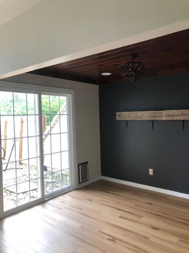 Building Photo - Perkasie 3 Bd / 2 Bath Twin