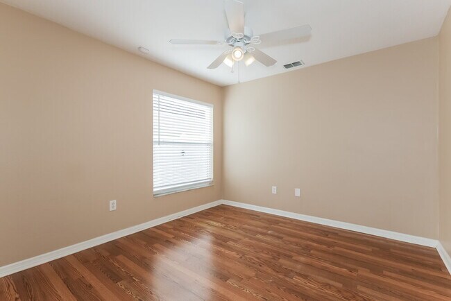 Building Photo - 25806 Bloomsbury Ct