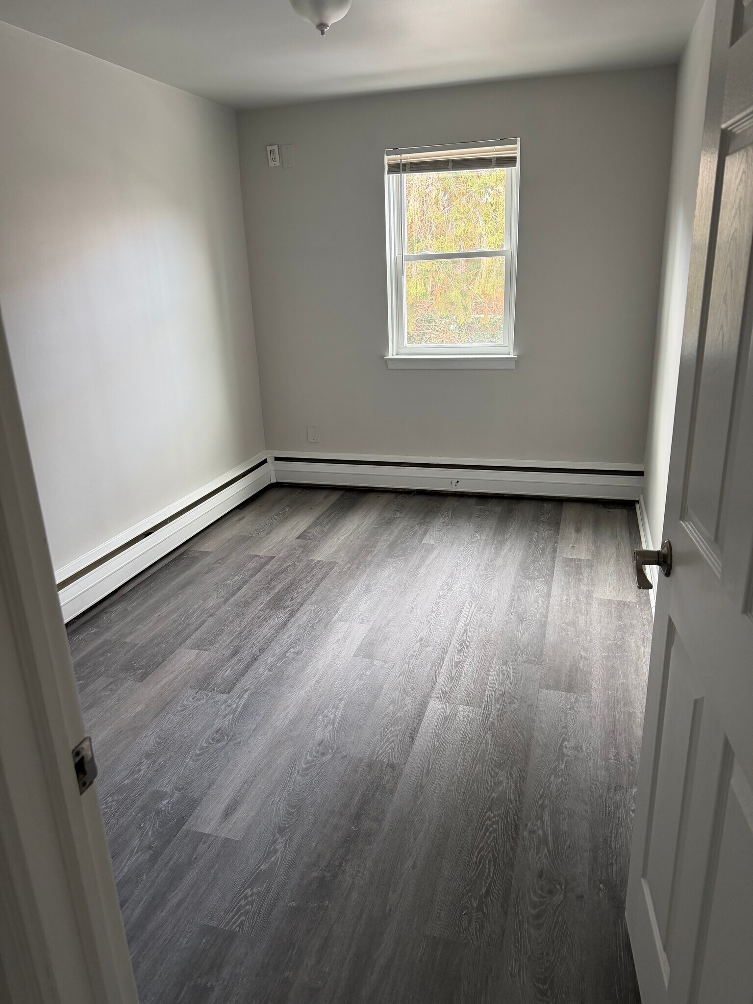 Building Photo - 126 4th Ave