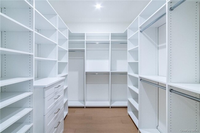 Building Photo - 110 Chatsworth Ave