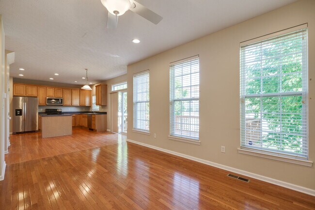 Building Photo - 3594 Armada Dr