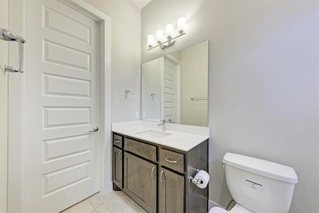 Building Photo - 3108 E 51st St