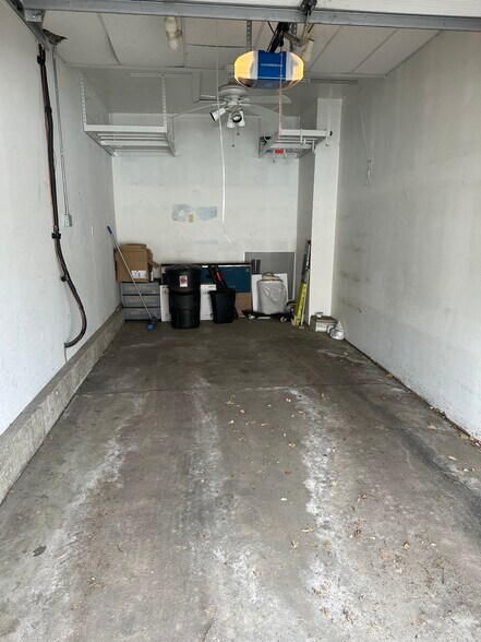 Building Photo - 344 S Estes St