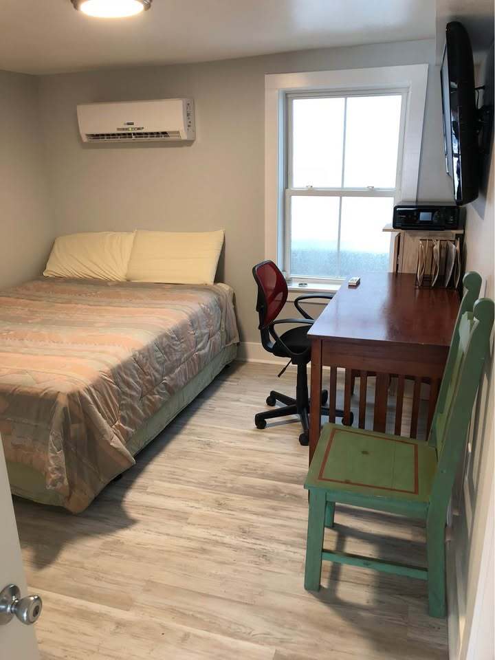 Building Photo - 4516 Banks St