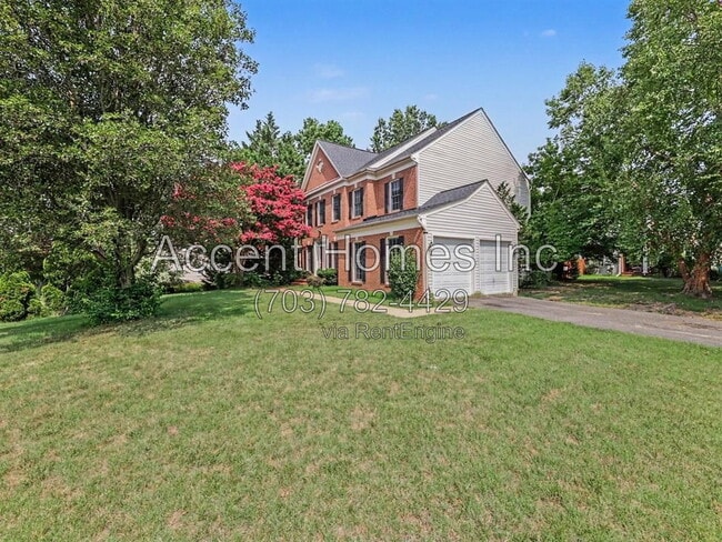 Building Photo - 6034 Sumner Rd