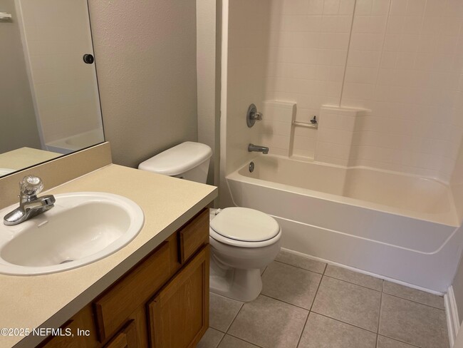 Building Photo - 9575 Amarante Cir
