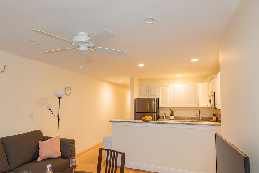 Primary Photo - 56 Egmont St