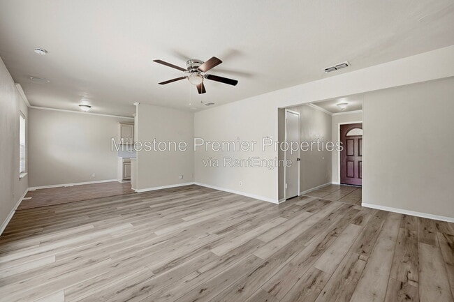 Building Photo - 302 Iowa St