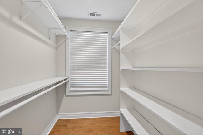 Building Photo - 5338 41st St NW