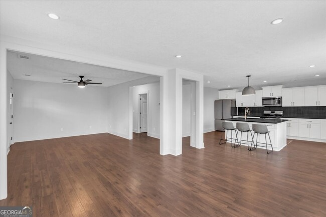 Building Photo - 713 N Lakeshore Dr