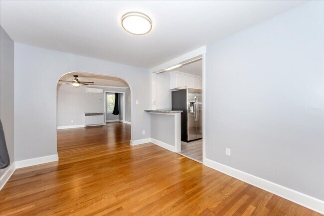 Building Photo - 116-118 Linden Avenue