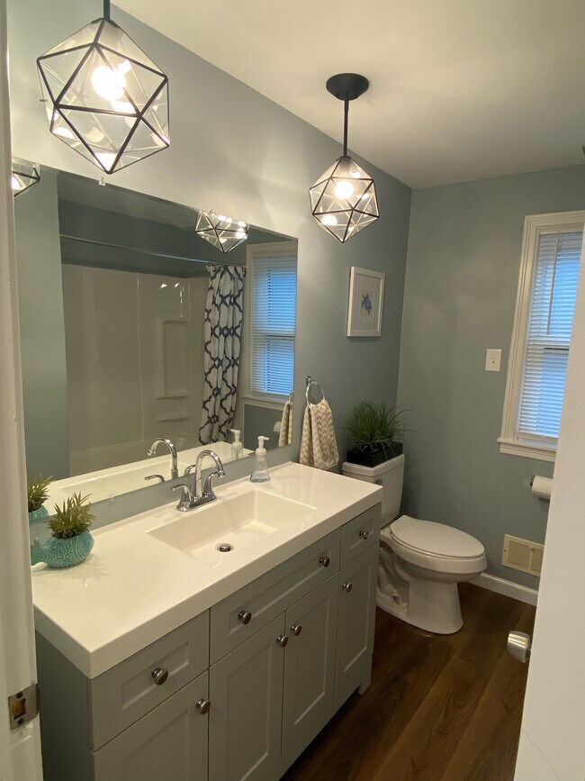 bathroom with tub/shower - 255 Seton Rd