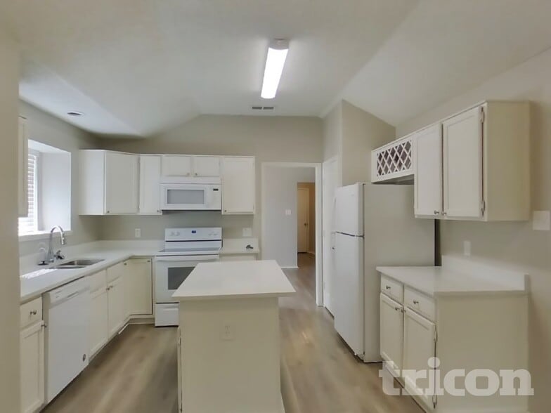 Building Photo - 907 Ponds Ct