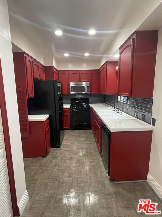 Building Photo - 4260 Cedros Ave