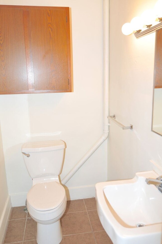 Building Photo - Great 7 bedroom 3 bath House located in St Cloud MN