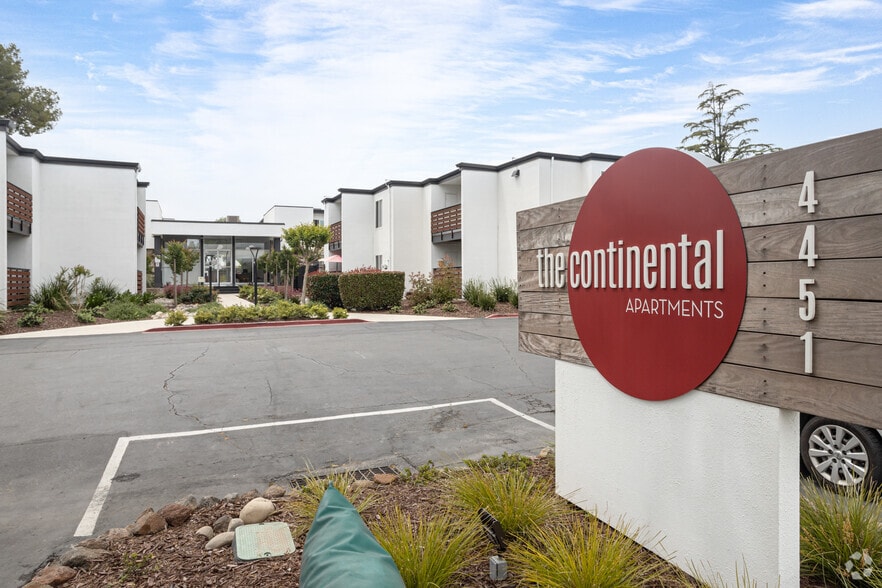 Monument Sign - The Continental