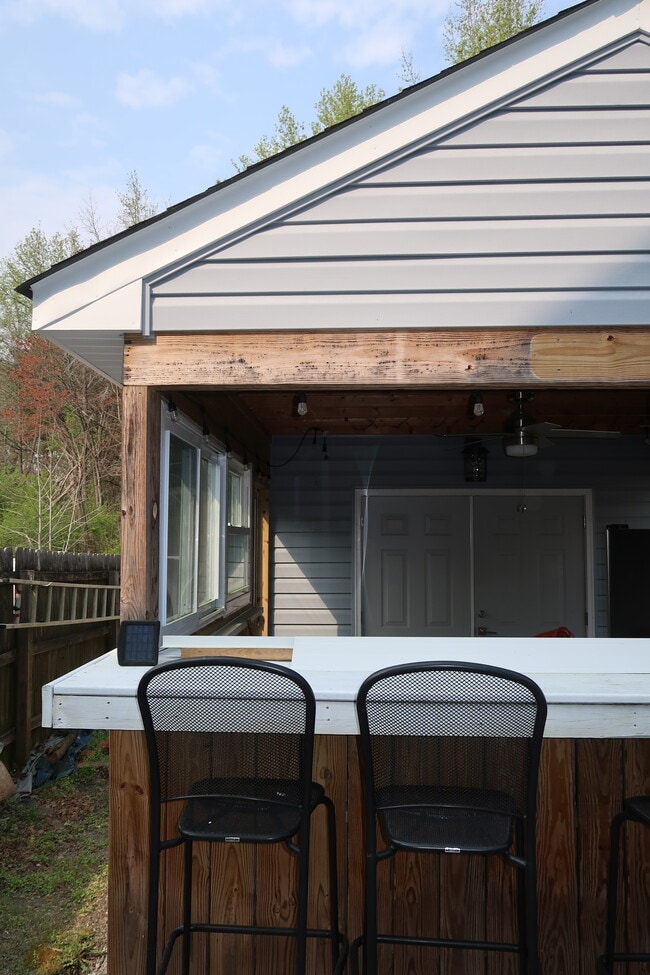 Building Photo - 5816 Reon Ct