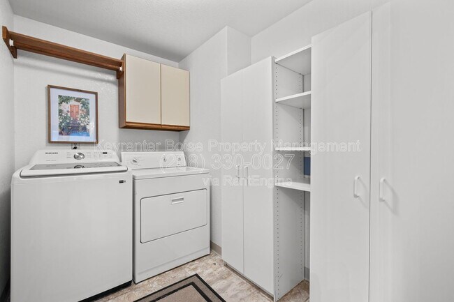 Building Photo - 2698 E Bergeson St