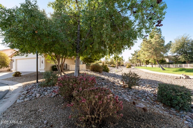 Building Photo - 11115 E Bellflower Ct