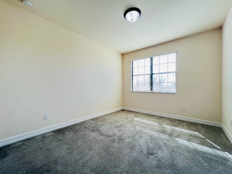 Building Photo - 10441 Stapeley Dr