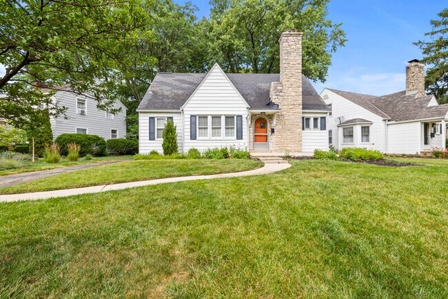 Primary Photo - 304 E Schreyer Pl
