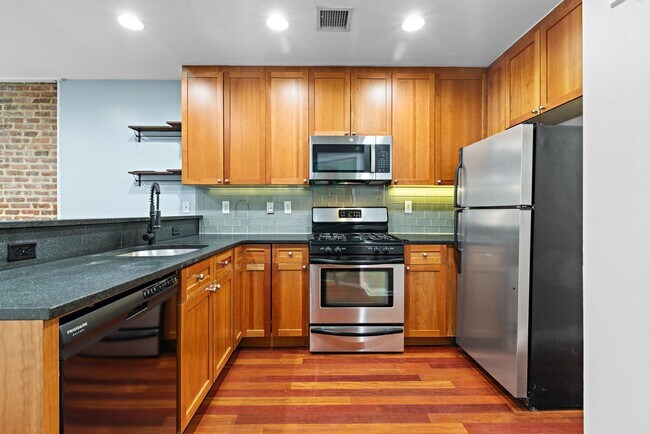 Building Photo - 508 Grand St