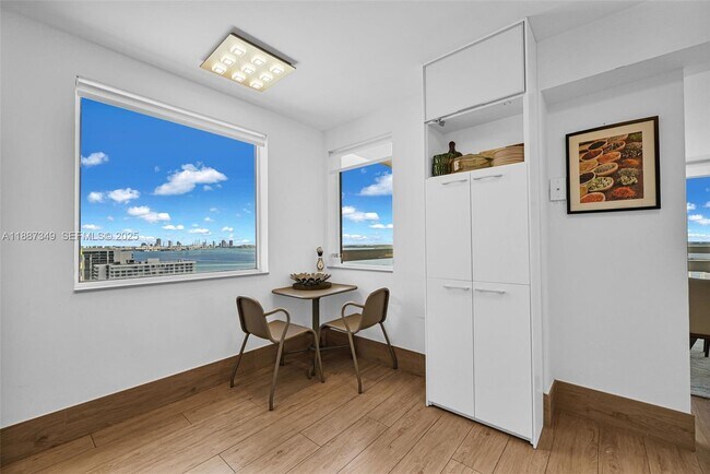 Building Photo - 1627 Brickell Ave