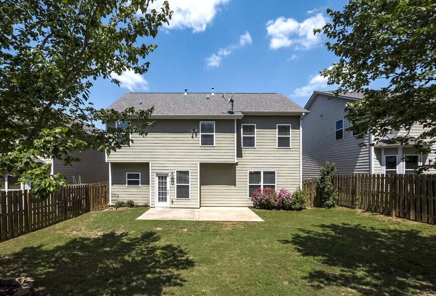 Building Photo - 3404 Silver Stream Way NW