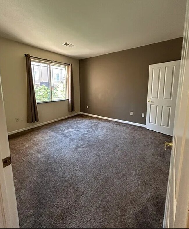 Building Photo - 8465 S Holland Way