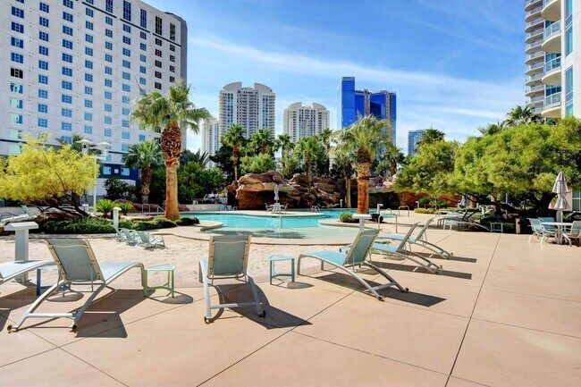 Building Photo - Turnberry Towers East 1507