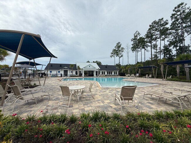 Building Photo - 48 Java Ln