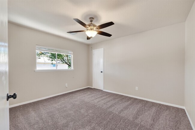 Building Photo - 5118 Cherry Blossom Dr