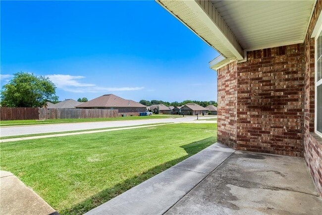 Building Photo - 403 Cherry St