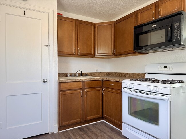 Building Photo - 2809 Bildahl St