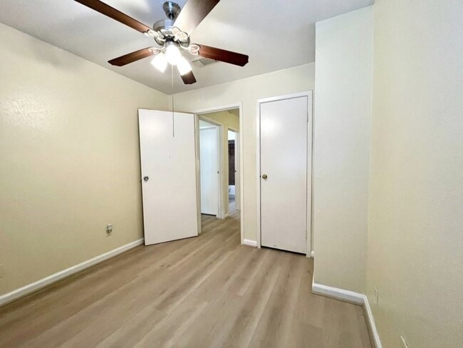 Building Photo - 752 Memorial Mews St