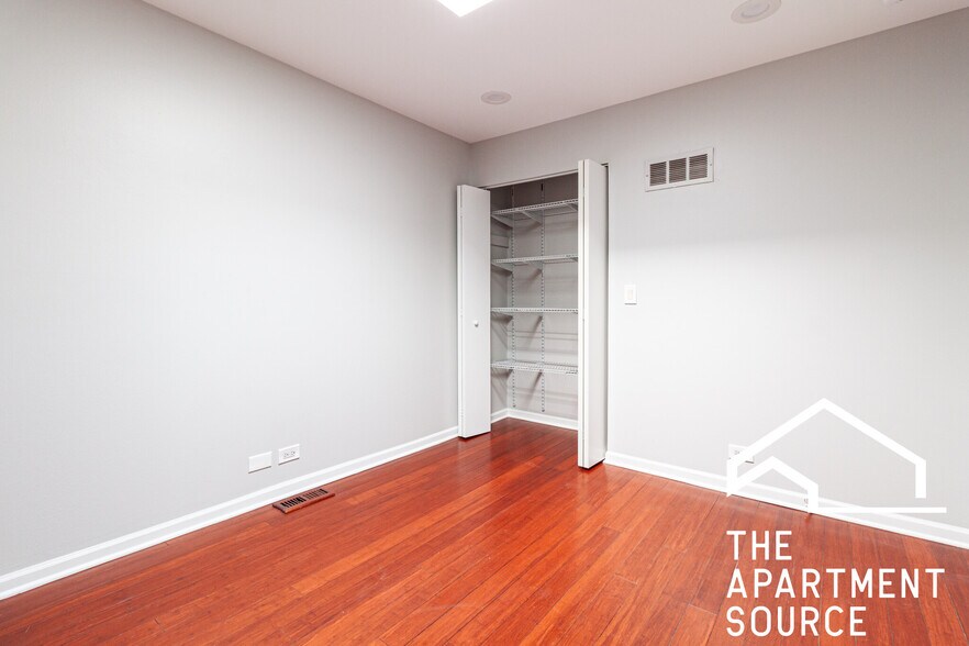 Building Photo - 744 W Gordon Ter