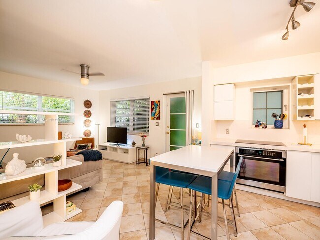 Building Photo - 1127 Meridian Ave