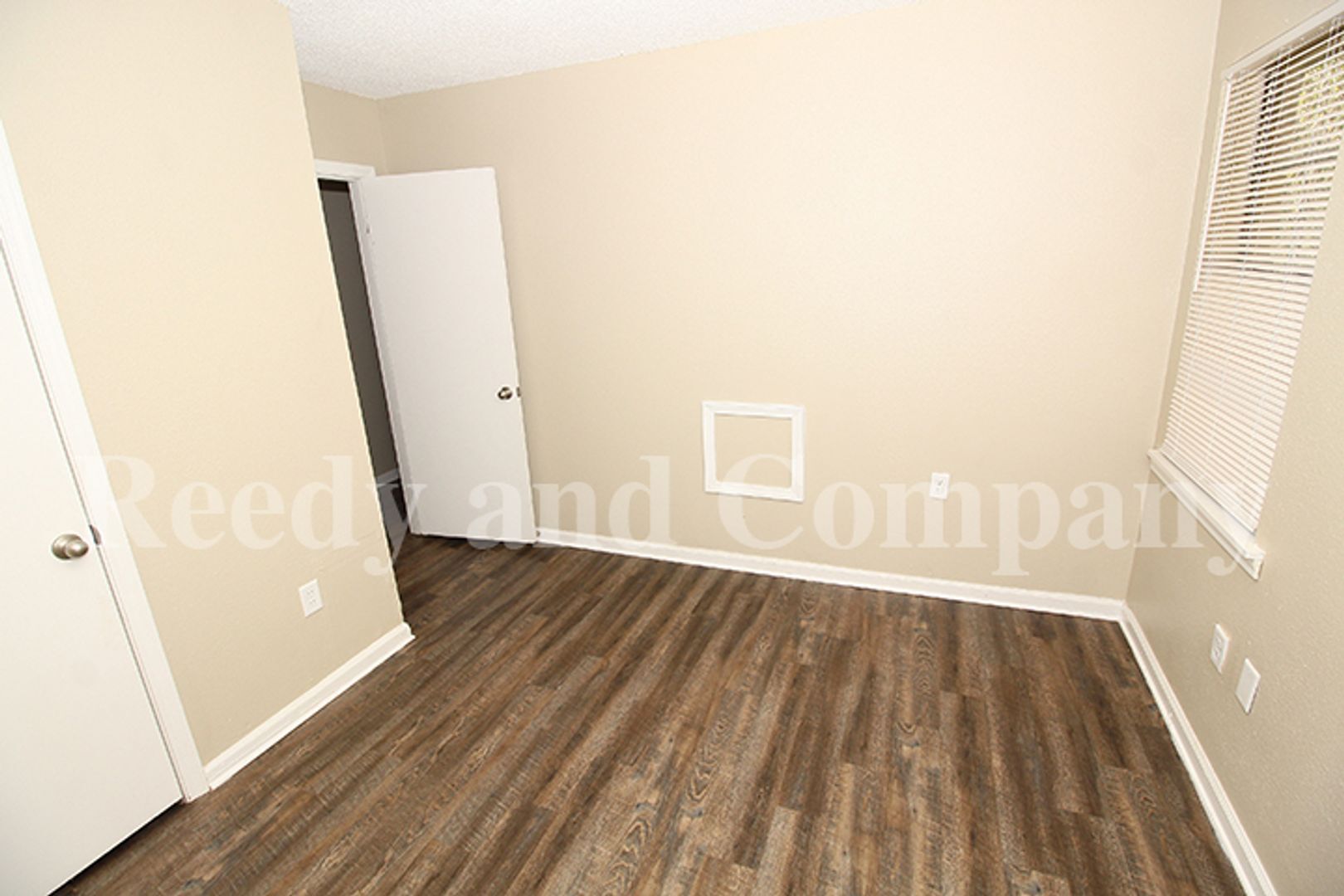 Building Photo - 3230 Sweet Springs Dr