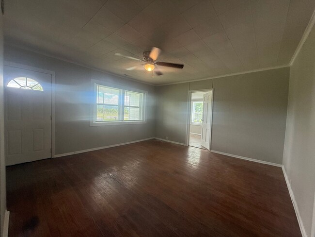 Building Photo - 3 Bedroom 1 Bathroom Home in Greene County...