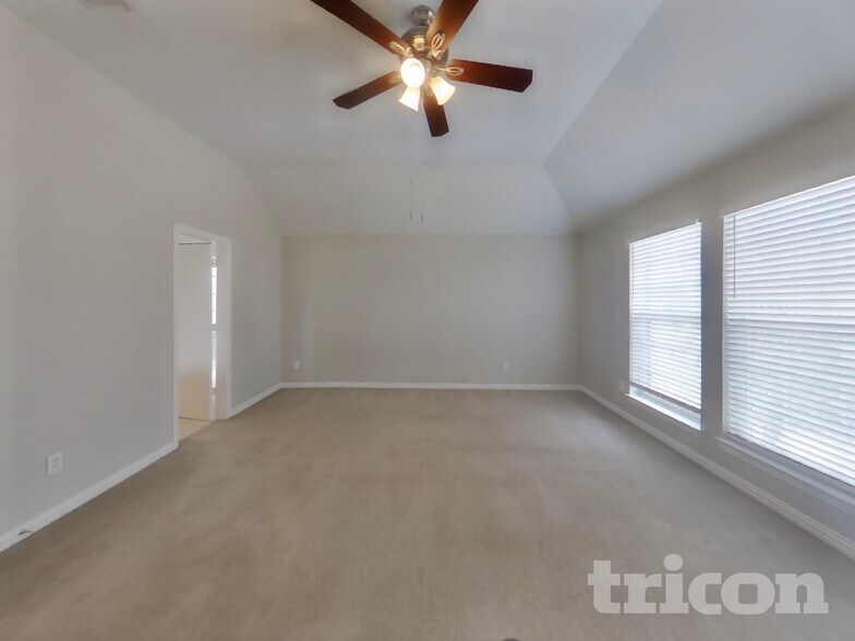 Building Photo - 2705 Lauren Way